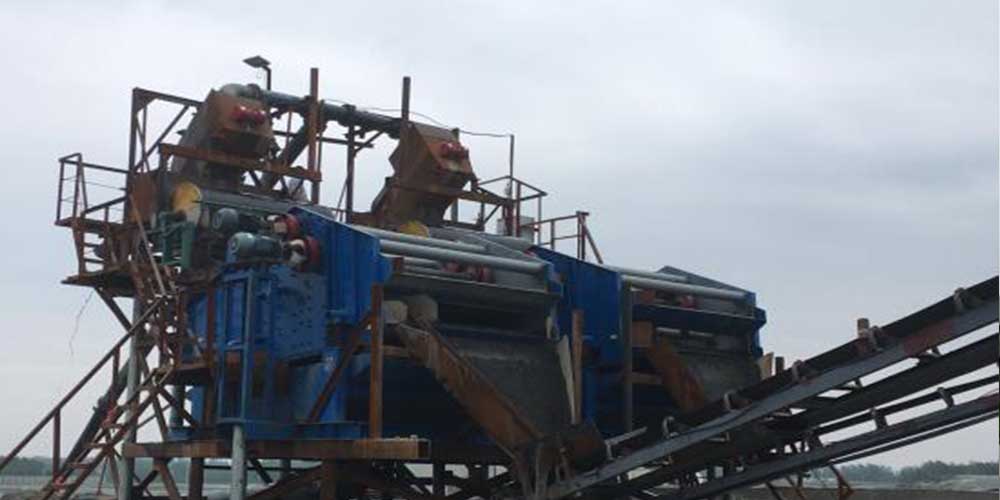 霍邱xx循环经济科技公司闭库的铁尾矿砂综合再利用，每日获利10万元